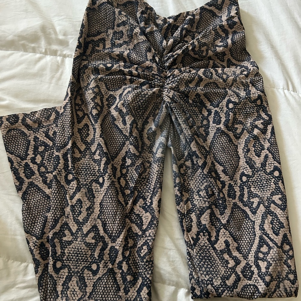 LiCifit Leggings - Picture 2 of 3